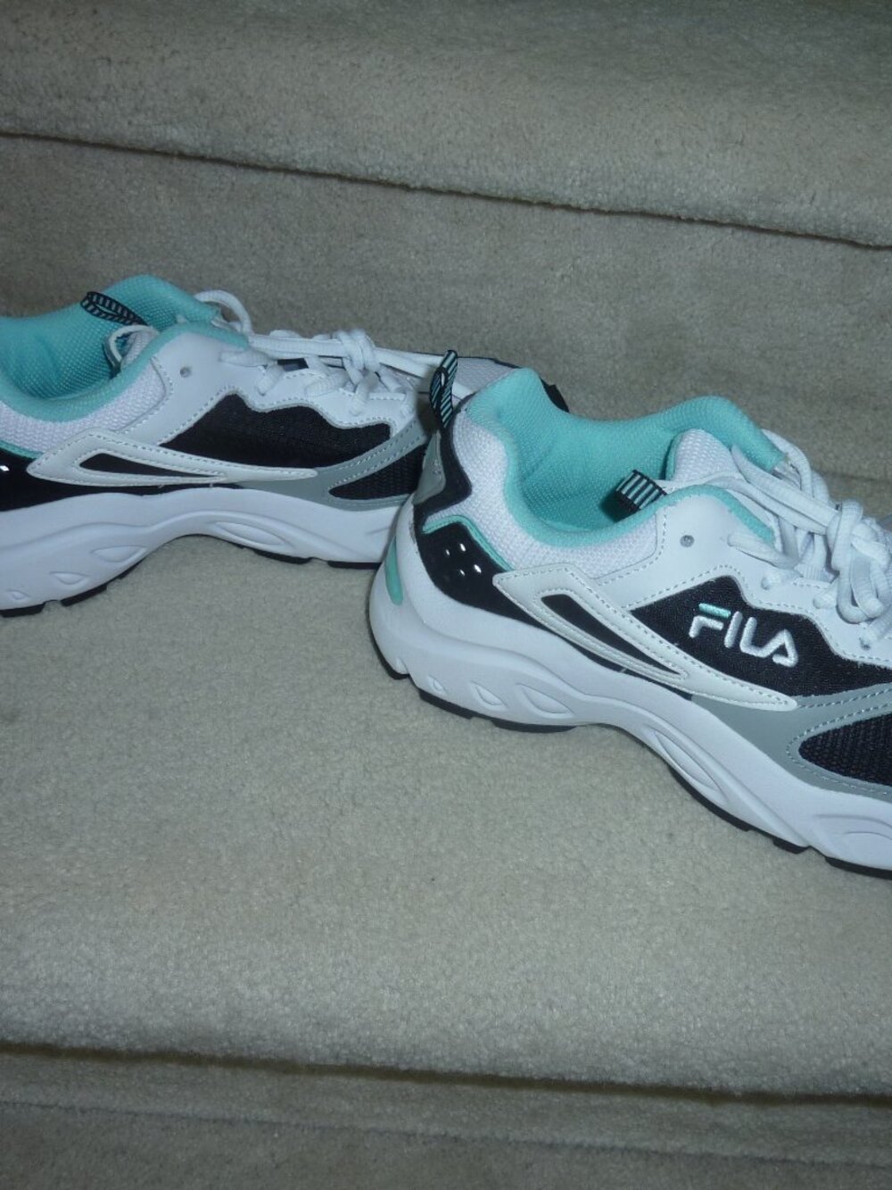 Fila Ladies New without box Sneakers-size 7.5